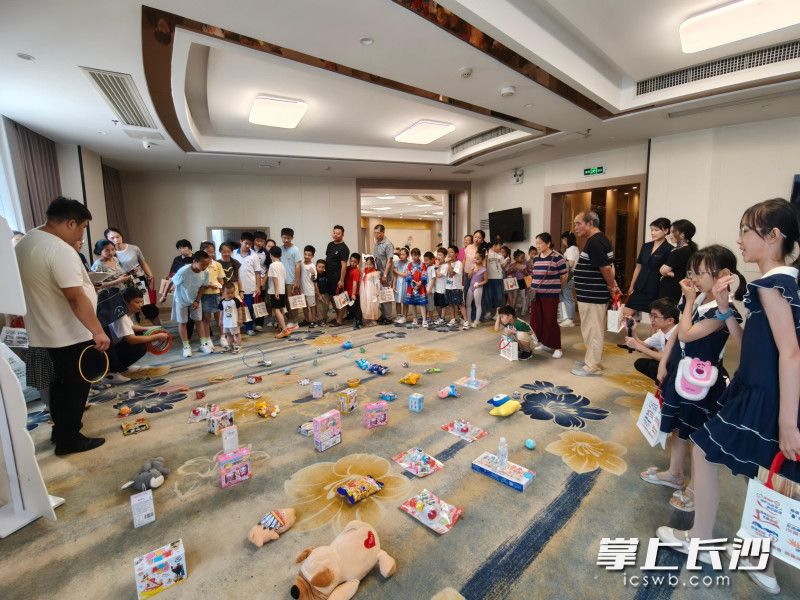 曹家坡社区邻里文化节上演六一欢乐总动员