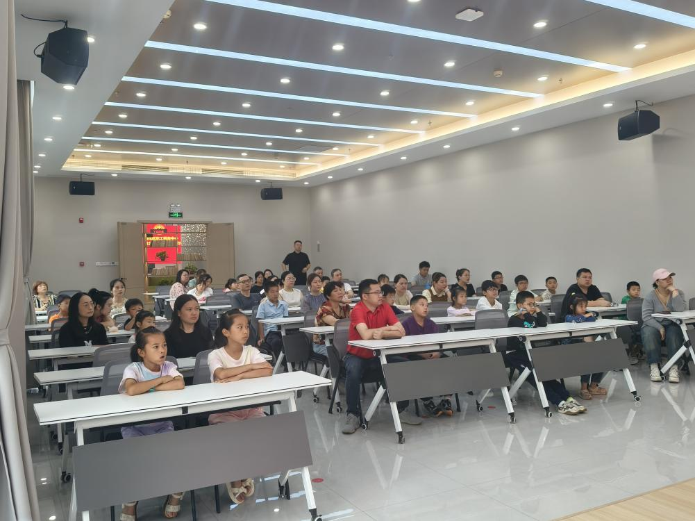 “工”同成长！雨花区总工会带娃放飞科技梦